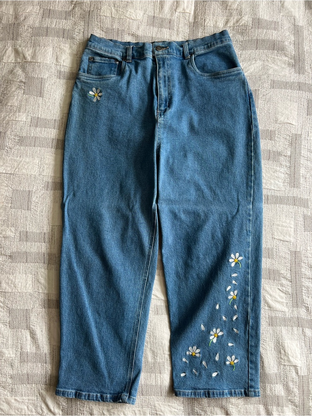 Embroidered Daisy High-Rise Women's Jeans - Blue